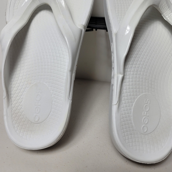 Oofos Oolala Luxe Flip Flops Womens Size 10 White Comfort Recovery Sandals Thong - Picture 3 of 9